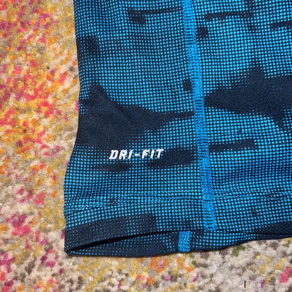 Nike Dri Fit - Picture 5 of 5